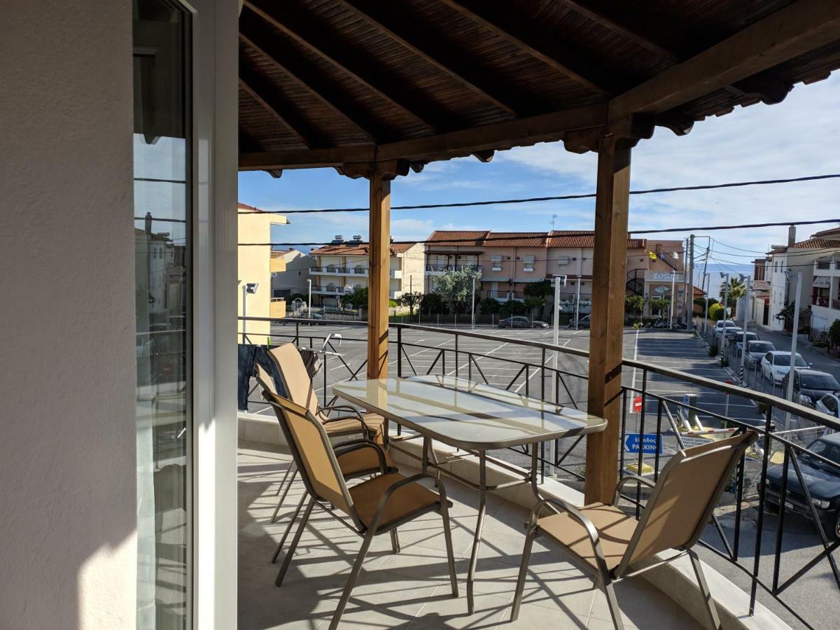 Happy Anchor Apartments Kallithea  Exterior photo
